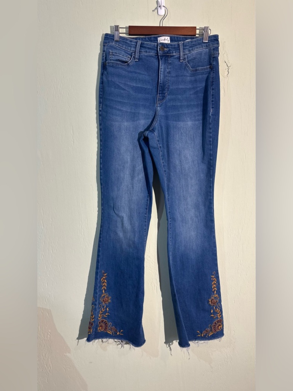 Wonderly high rise flare embroidered fray ankle medium wash jeans size 12